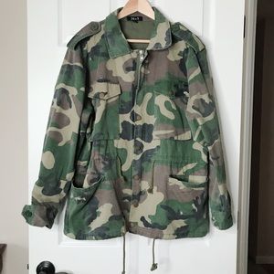 ⚡️SALE⚡️Vintage Camouflage Jacket Small